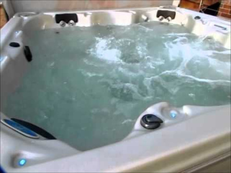 Гидромассажный спа-бассейн Viking Spa Tradition 2